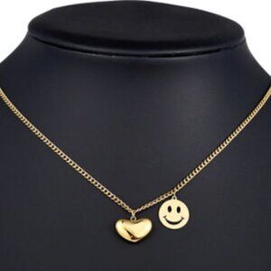 Womens Gold Smile Smiley Face & Heart Pendant / Necklace NEW
